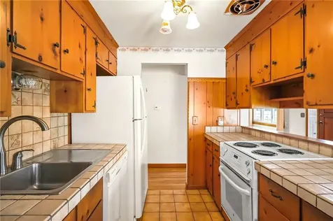 4 Meadowcrest Drive Cumberland RI 02864