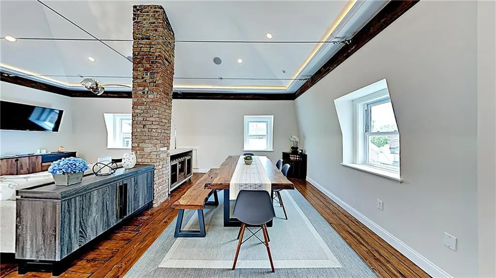 21 School Street Newport RI 02840