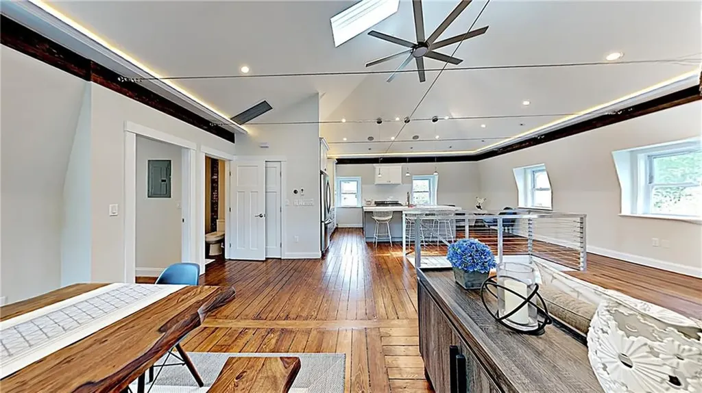 21 School Street Newport RI 02840