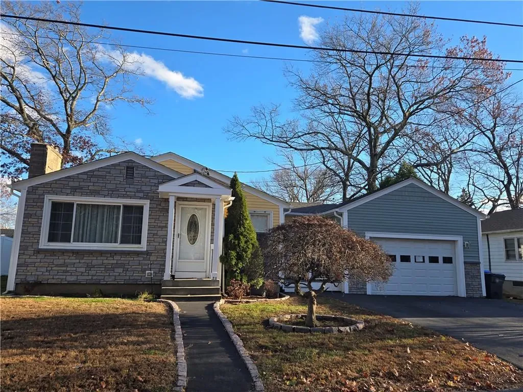 29 Dakota Street Providence RI 02904