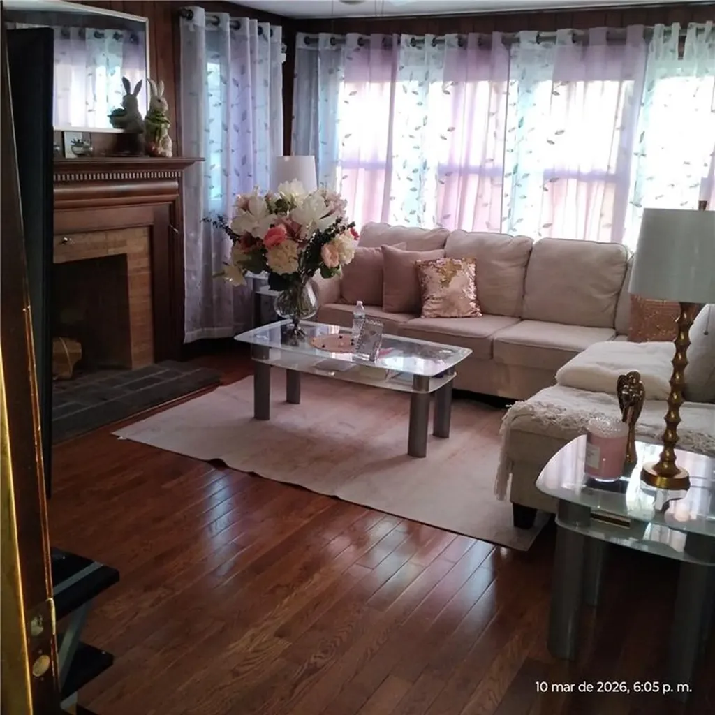 197 Enfield Avenue Providence RI 02908