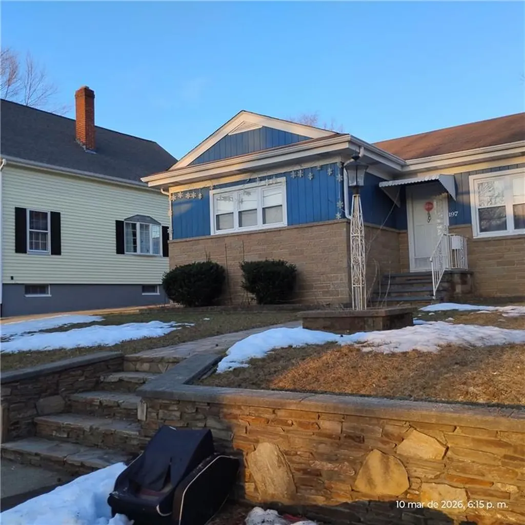 197 Enfield Avenue Providence RI 02908