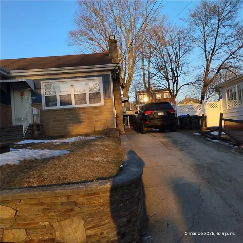 197 Enfield Avenue Providence RI 02908