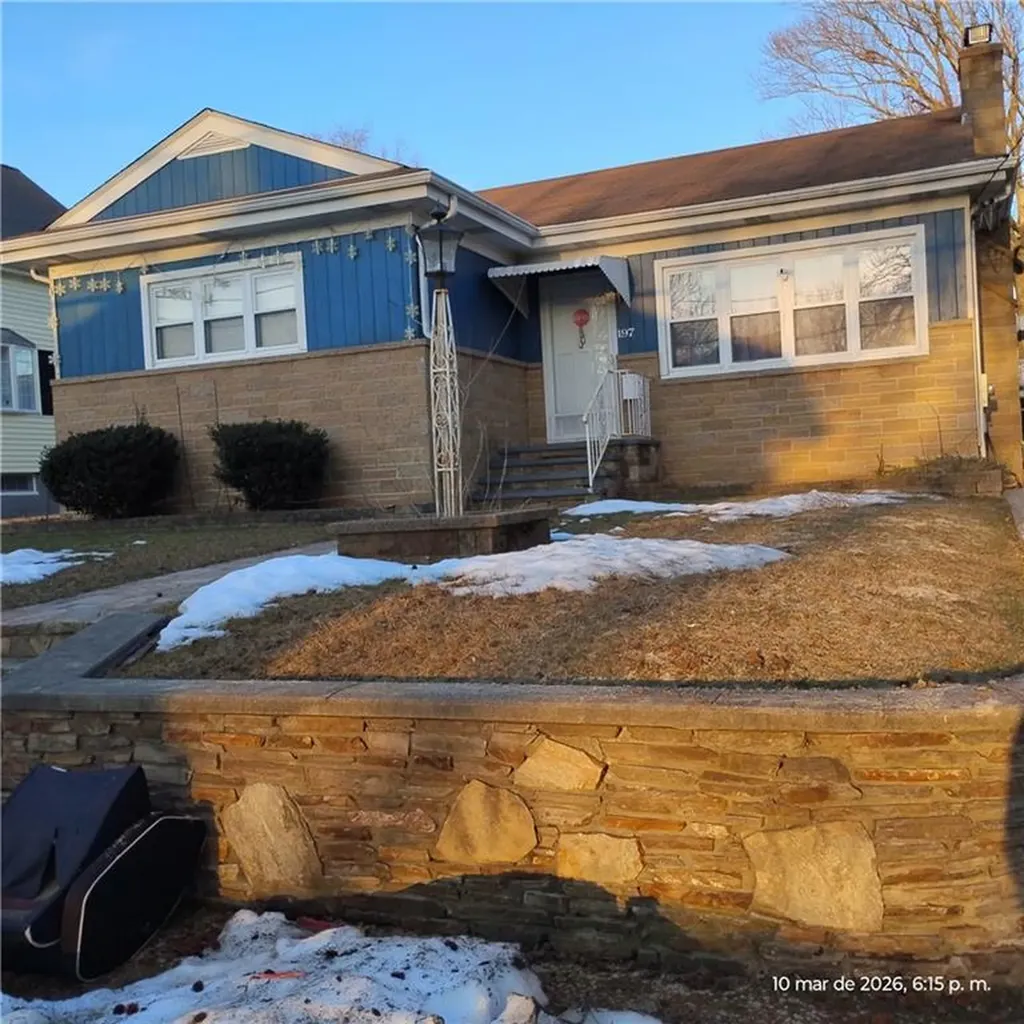 197 Enfield Avenue Providence RI 02908