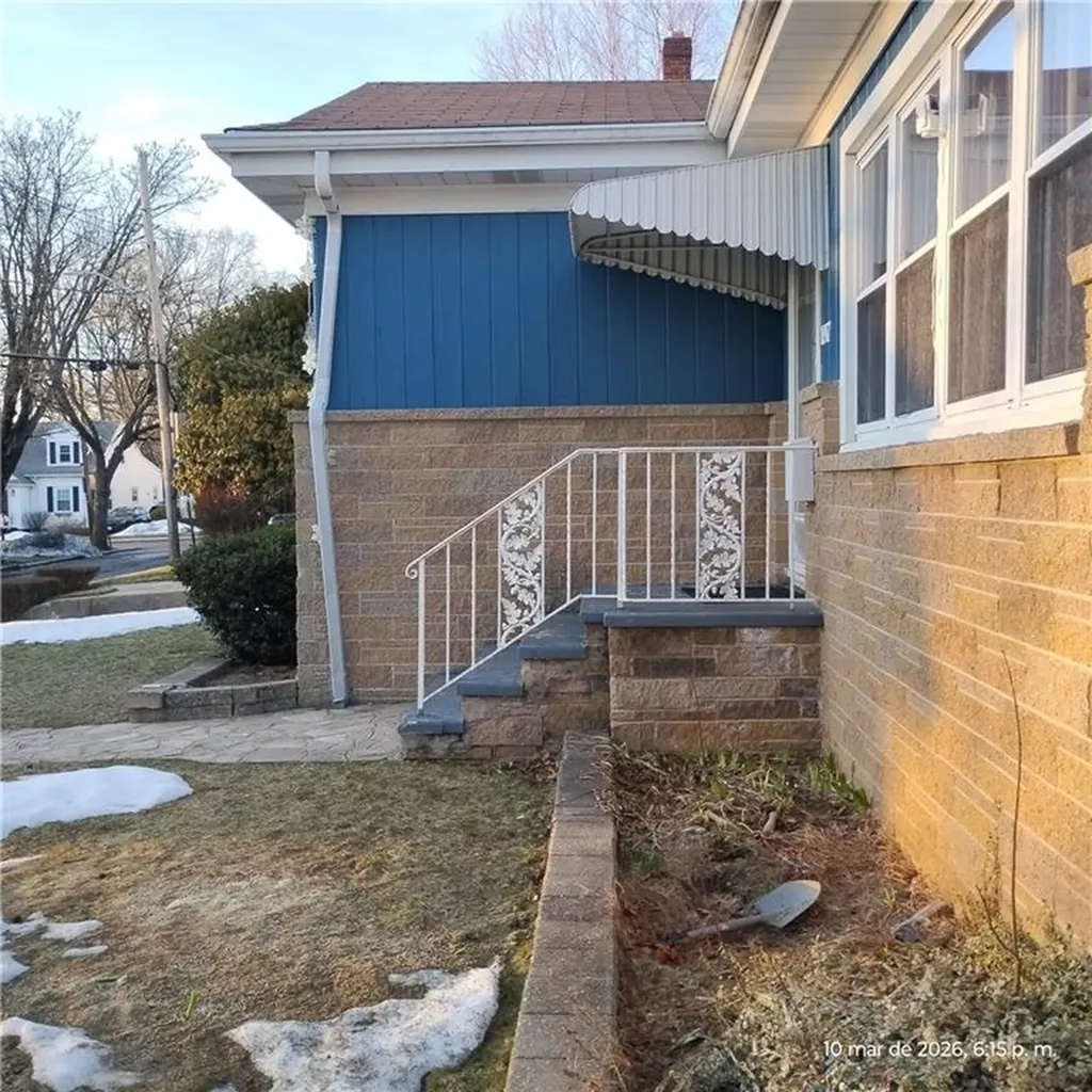 197 Enfield Avenue Providence RI 02908