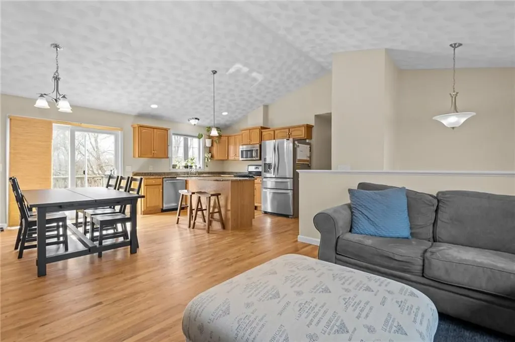 86 Bethel Street Warwick RI 02889