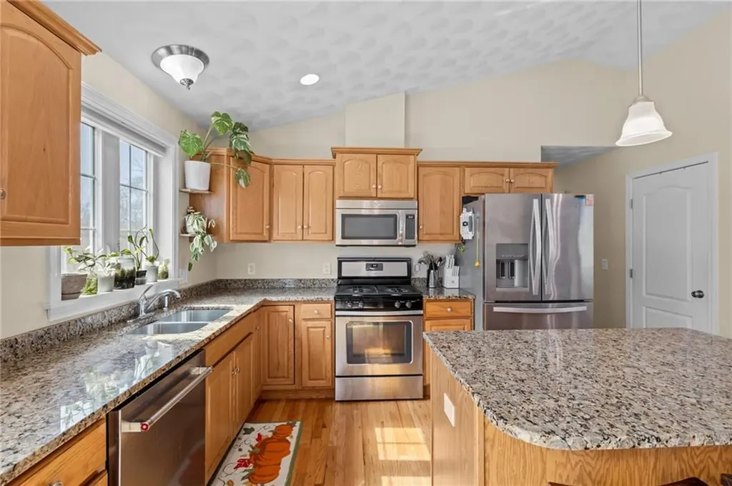 86 Bethel Street Warwick RI 02889