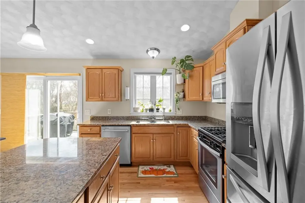 86 Bethel Street Warwick RI 02889