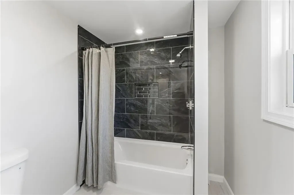 10 Woburn Street Cranston RI 02910