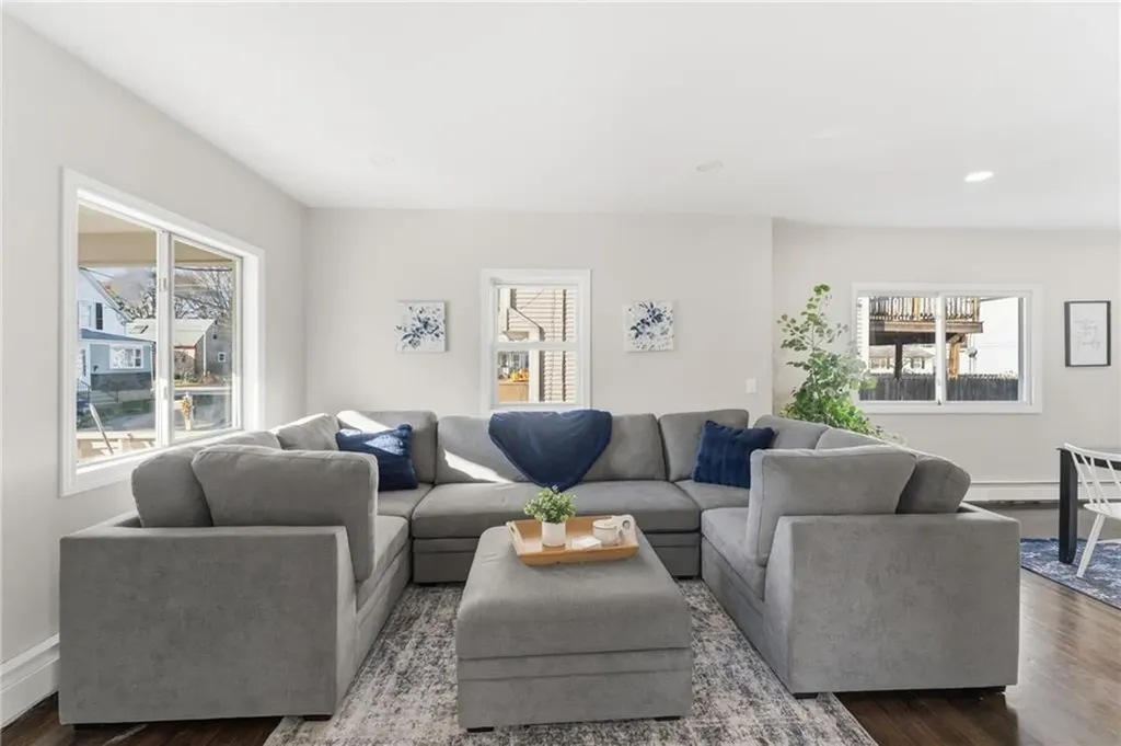 10 Woburn Street Cranston RI 02910