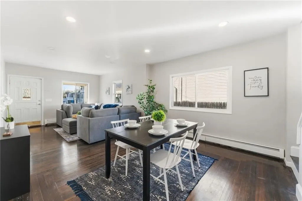 10 Woburn Street Cranston RI 02910