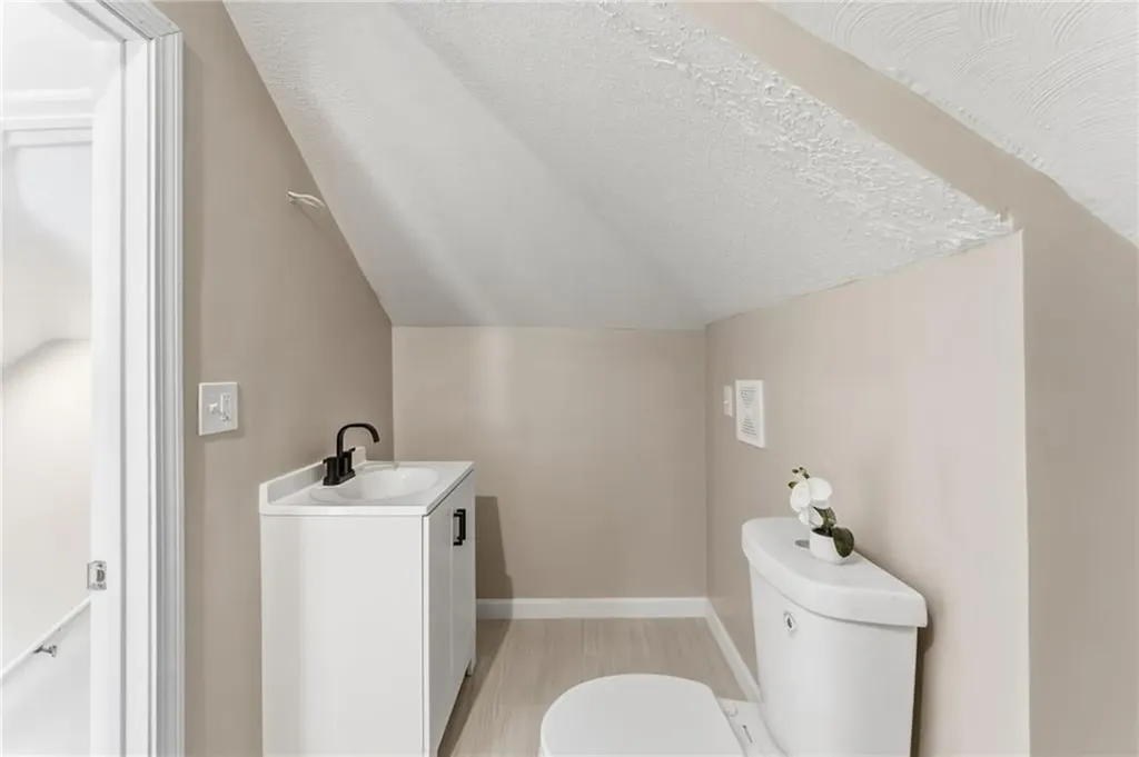 10 Woburn Street Cranston RI 02910