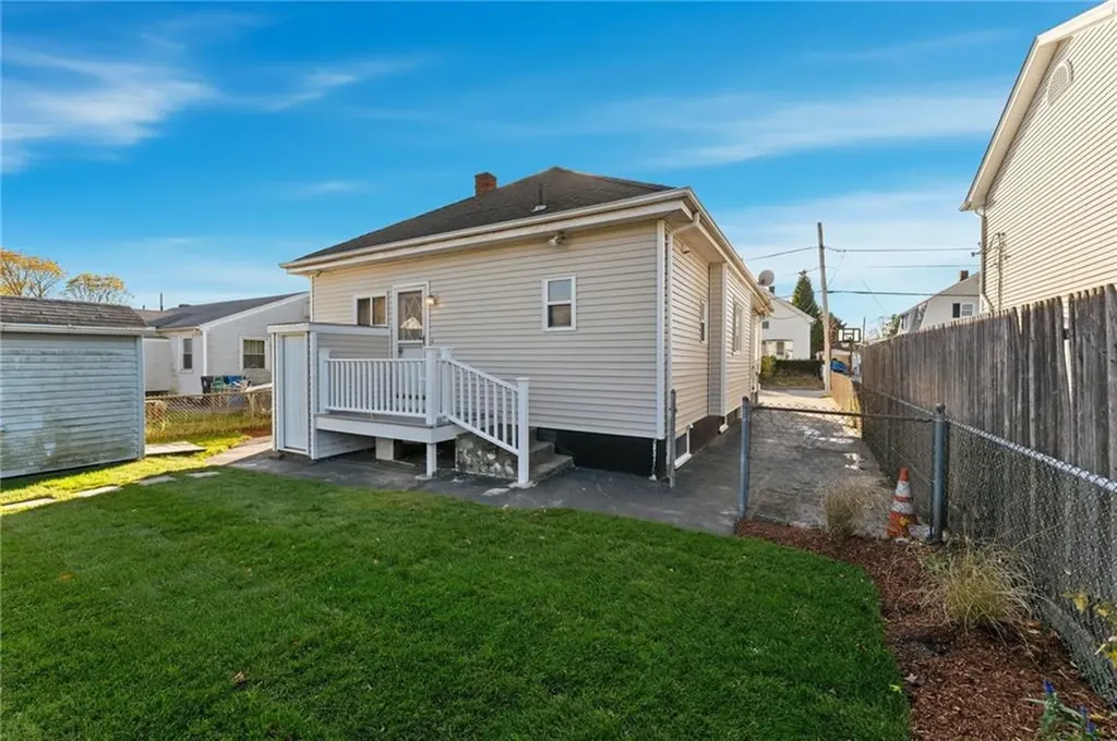 10 Woburn Street Cranston RI 02910