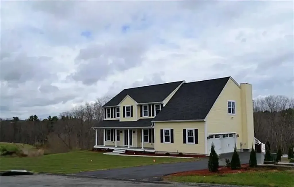 28 Longbrook Drive Cumberland RI 02864
