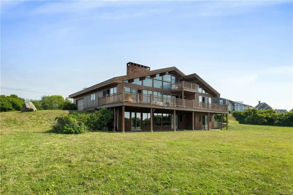 1035 Mohegan Trail Block Island RI 02807