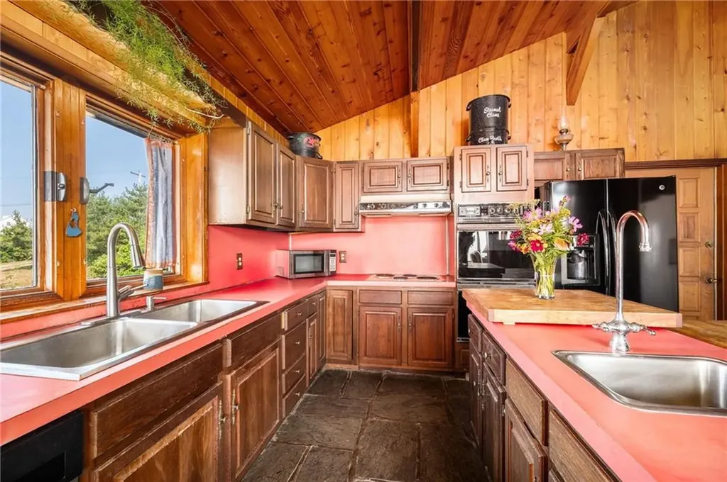1035 Mohegan Trail Block Island RI 02807