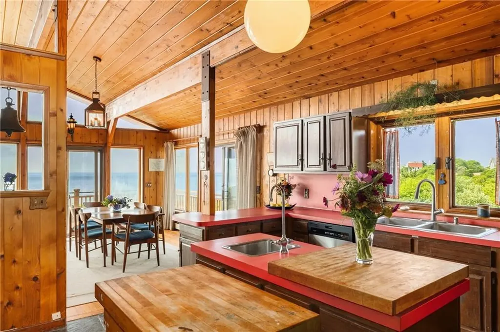1035 Mohegan Trail Block Island RI 02807
