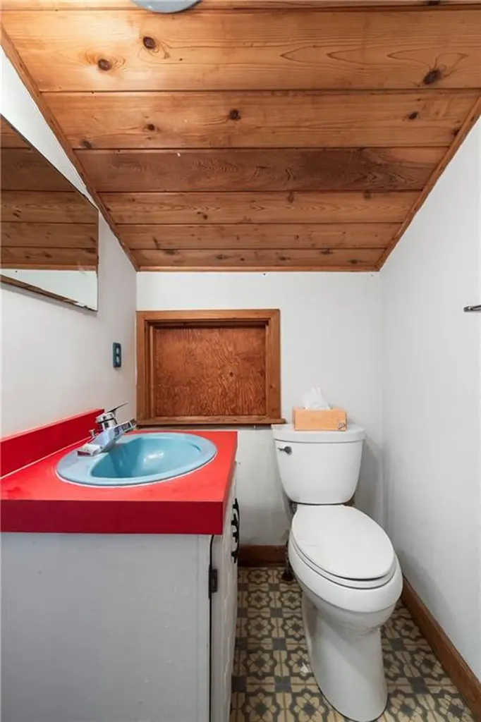 1035 Mohegan Trail Block Island RI 02807