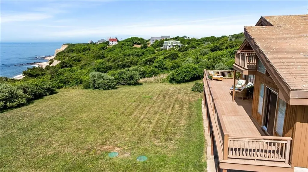 1035 Mohegan Trail Block Island RI 02807