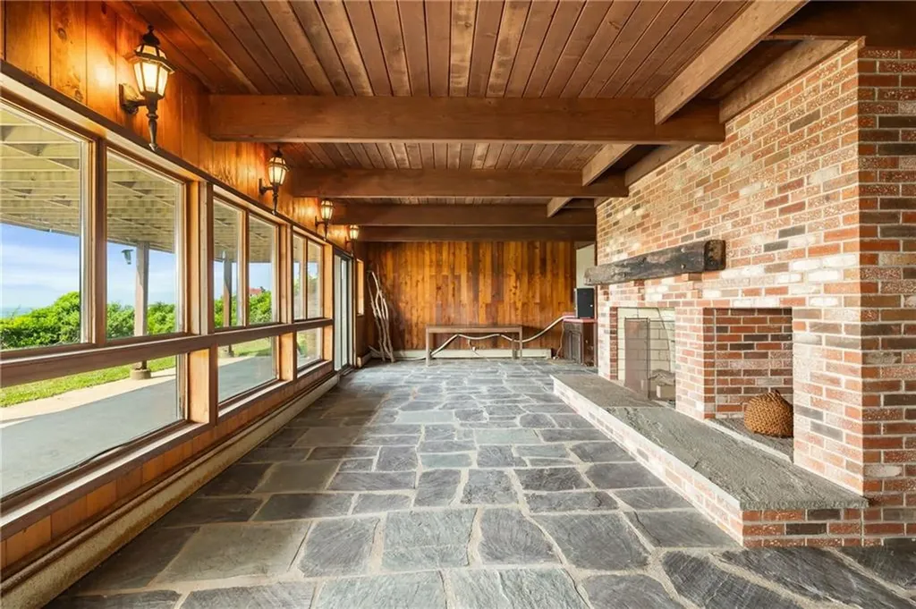 1035 Mohegan Trail Block Island RI 02807