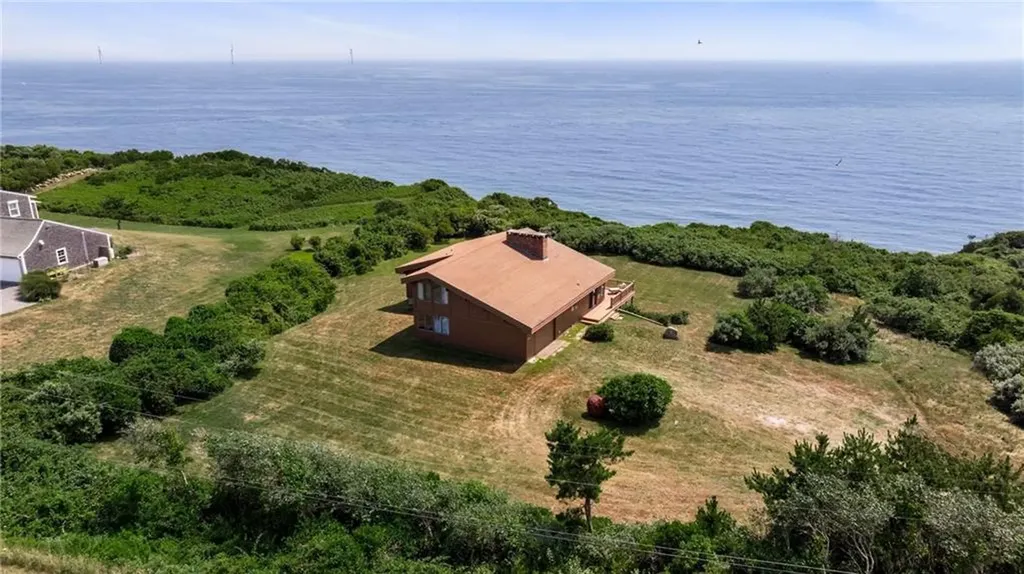 1035 Mohegan Trail Block Island RI 02807