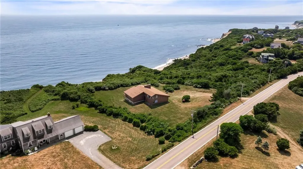 1035 Mohegan Trail Block Island RI 02807