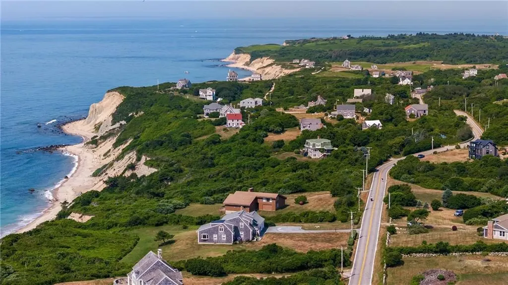 1035 Mohegan Trail Block Island RI 02807