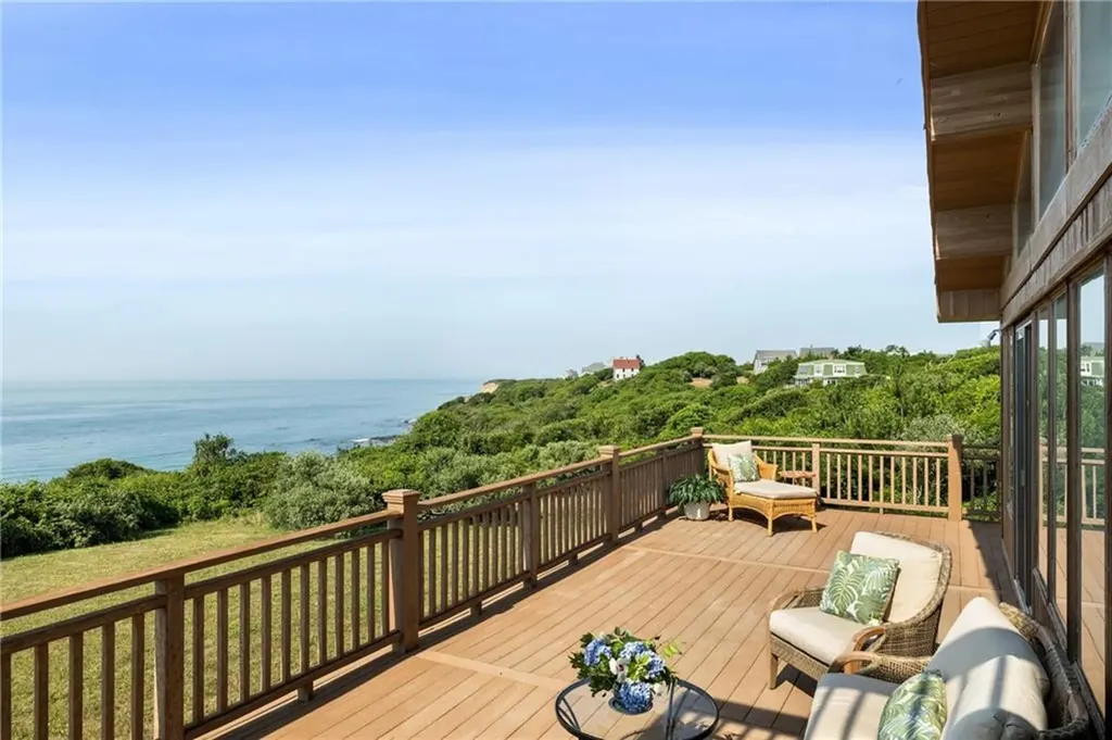 1035 Mohegan Trail Block Island RI 02807