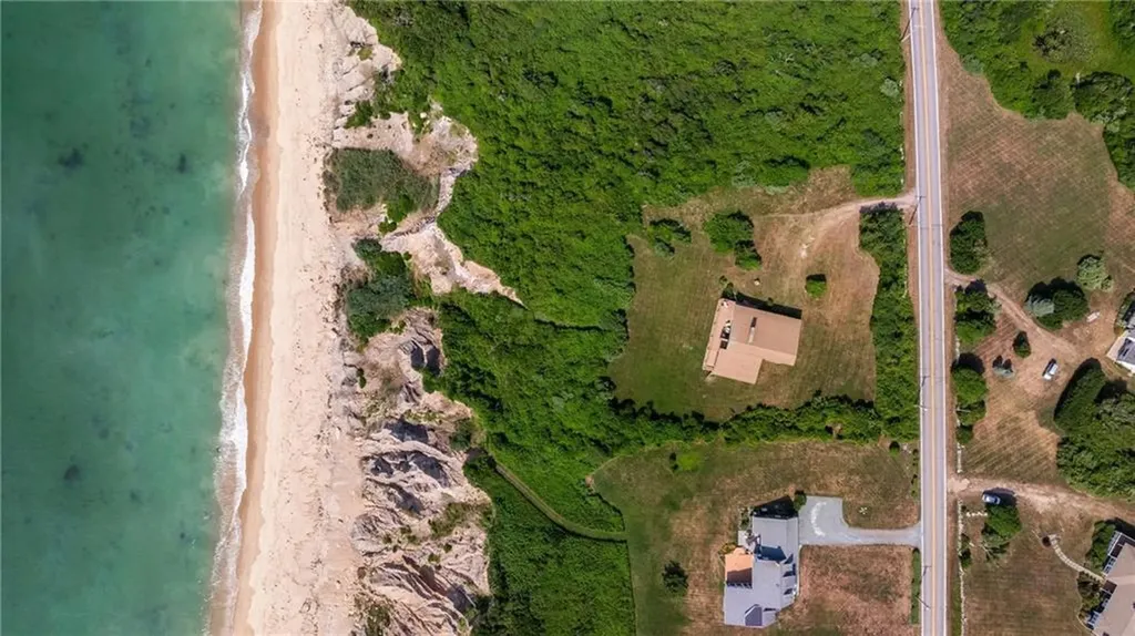 1035 Mohegan Trail Block Island RI 02807