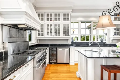 15 Courageous Circle Bristol RI 02809