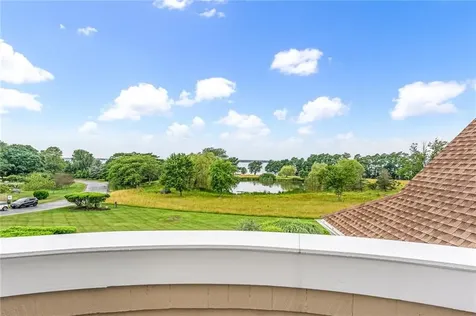 15 Courageous Circle Bristol RI 02809