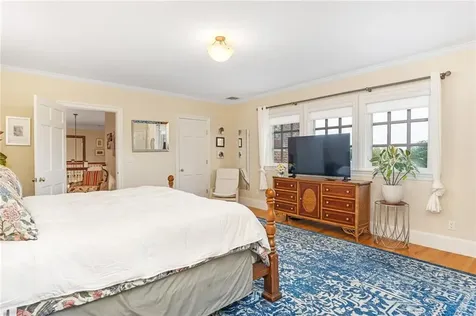 15 Courageous Circle Bristol RI 02809