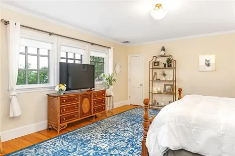 15 Courageous Circle Bristol RI 02809