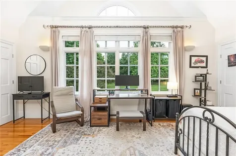 15 Courageous Circle Bristol RI 02809