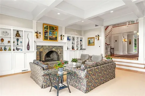 15 Courageous Circle Bristol RI 02809