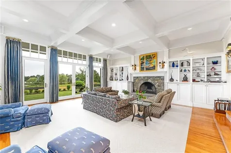 15 Courageous Circle Bristol RI 02809