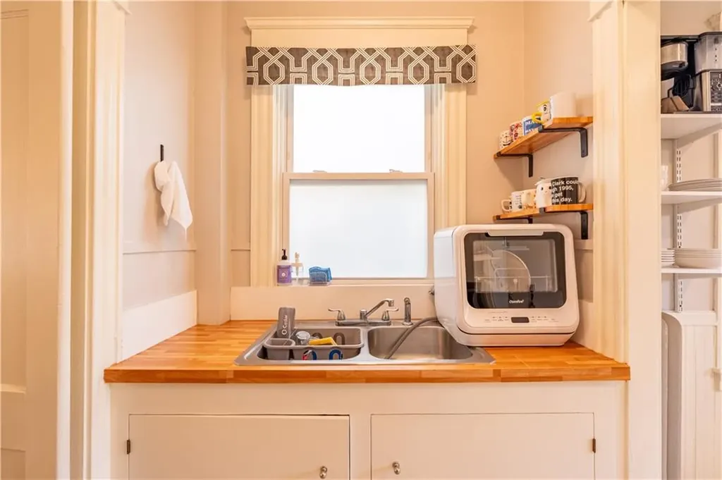 125 127 Taber Avenue Providence RI 02906