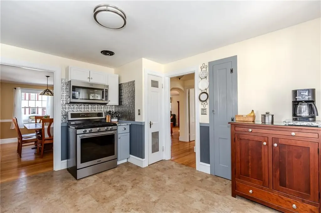 95 Nolbeth Drive Warwick RI 02888