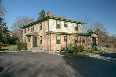 2 E Boulevard Middletown RI 02842