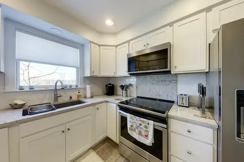 2 E Boulevard Middletown RI 02842