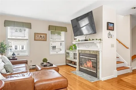 506 Clarks Row Bristol RI 02809