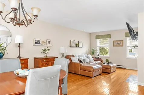 506 Clarks Row Bristol RI 02809