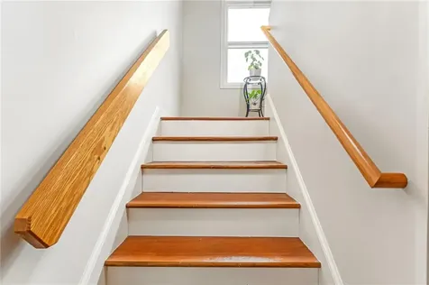 506 Clarks Row Bristol RI 02809