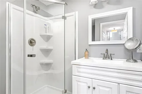 506 Clarks Row Bristol RI 02809