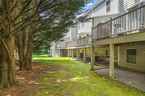 506 Clarks Row Bristol RI 02809