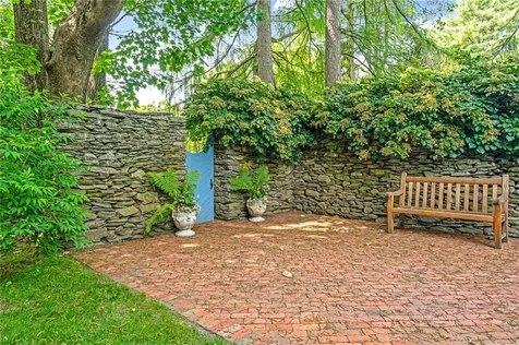 506 Clarks Row Bristol RI 02809