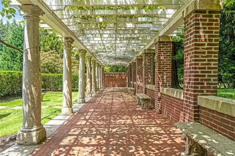 506 Clarks Row Bristol RI 02809