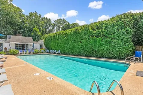 506 Clarks Row Bristol RI 02809