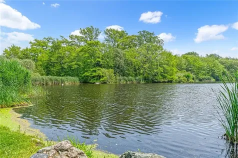 506 Clarks Row Bristol RI 02809