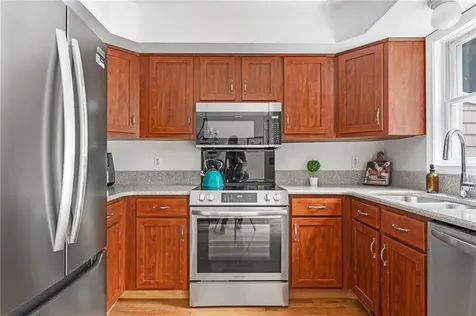 506 Clarks Row Bristol RI 02809